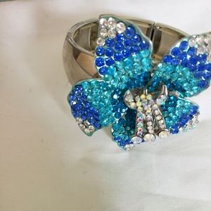 Blue and turquoise flower bracelet